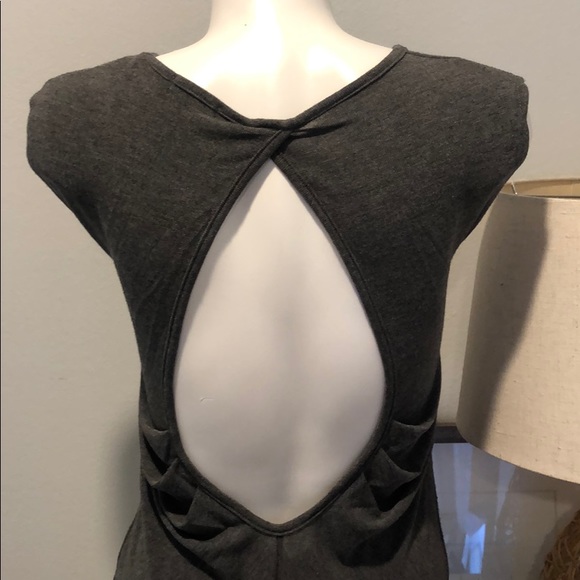 Small Lux dark grey tunic w/ keyhole back opening - Picture 5 of 6